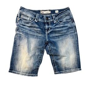 BKE Culture size 29 Medium Wash Denim Bermuda Shorts